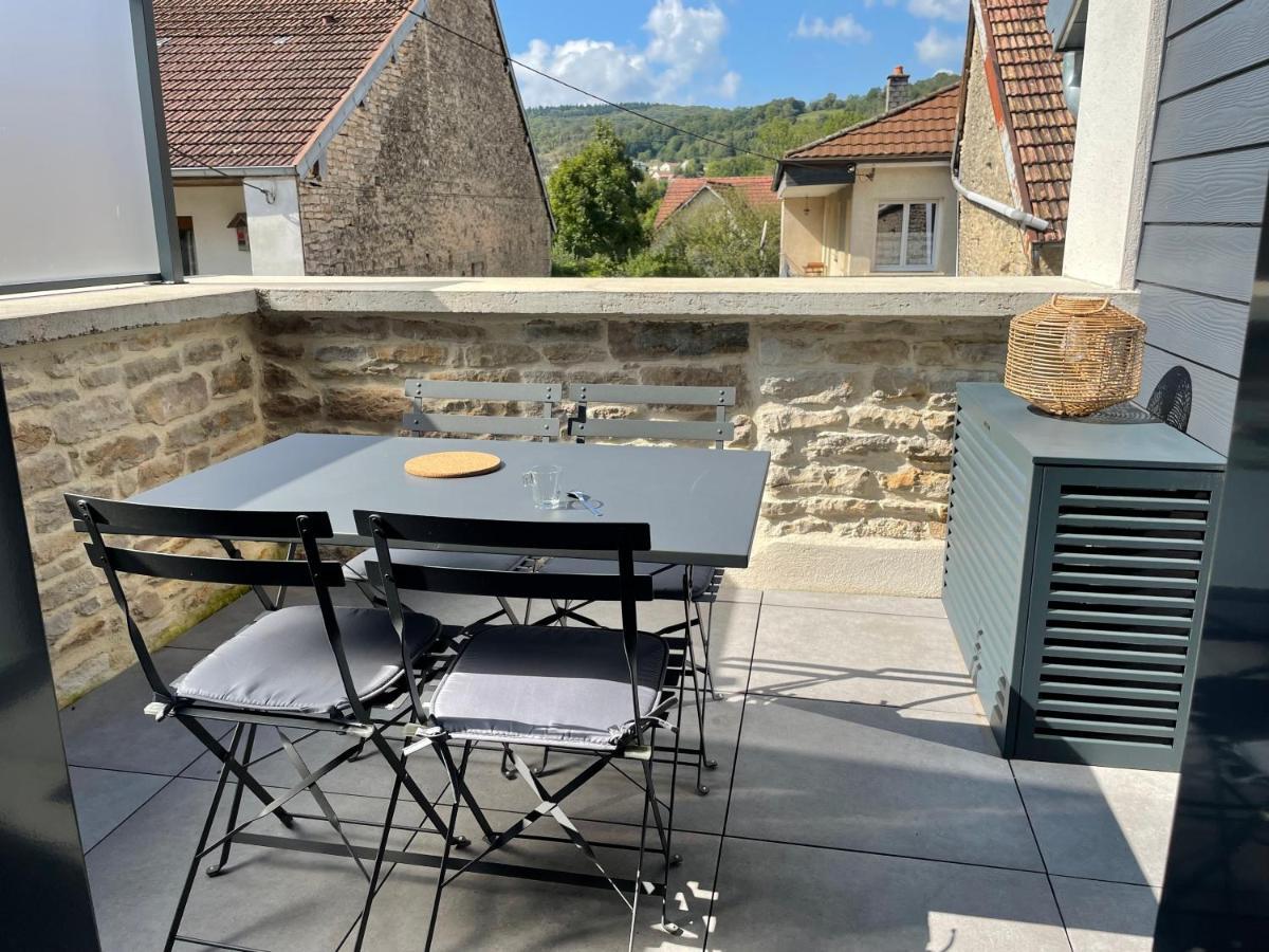 Appart-Hotel N 4 Calme Avec Terrasse, Wi-Fi Haut Debit, Petit-Dejeuner, Room-Service Et Parking Prive Chouzelot Kültér fotó