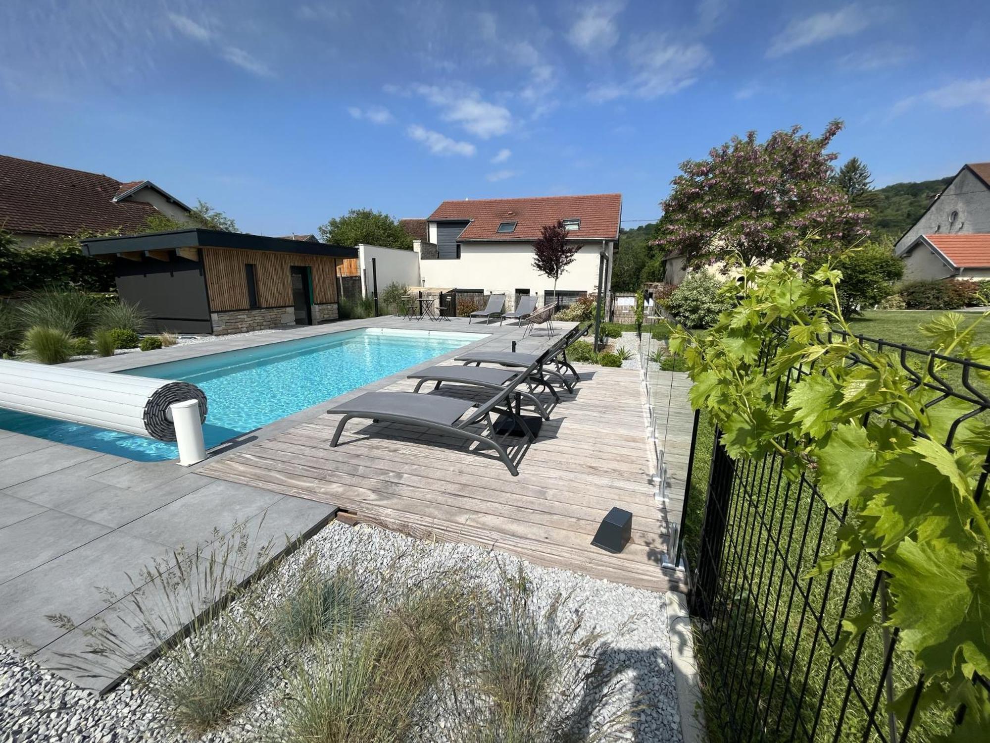 Appart-Hotel N 4 Calme Avec Terrasse, Wi-Fi Haut Debit, Petit-Dejeuner, Room-Service Et Parking Prive Chouzelot Kültér fotó