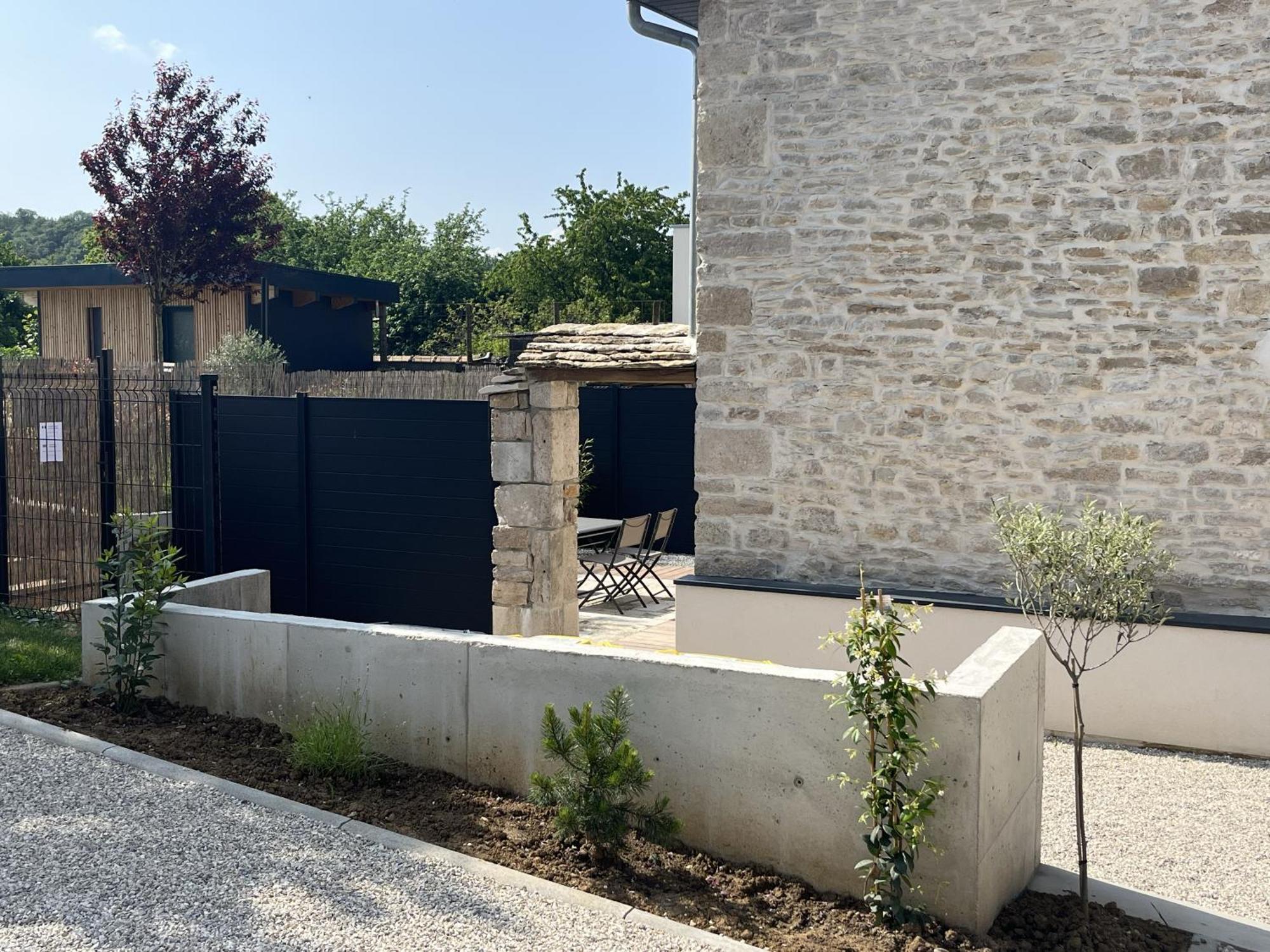Appart-Hotel N 4 Calme Avec Terrasse, Wi-Fi Haut Debit, Petit-Dejeuner, Room-Service Et Parking Prive Chouzelot Kültér fotó