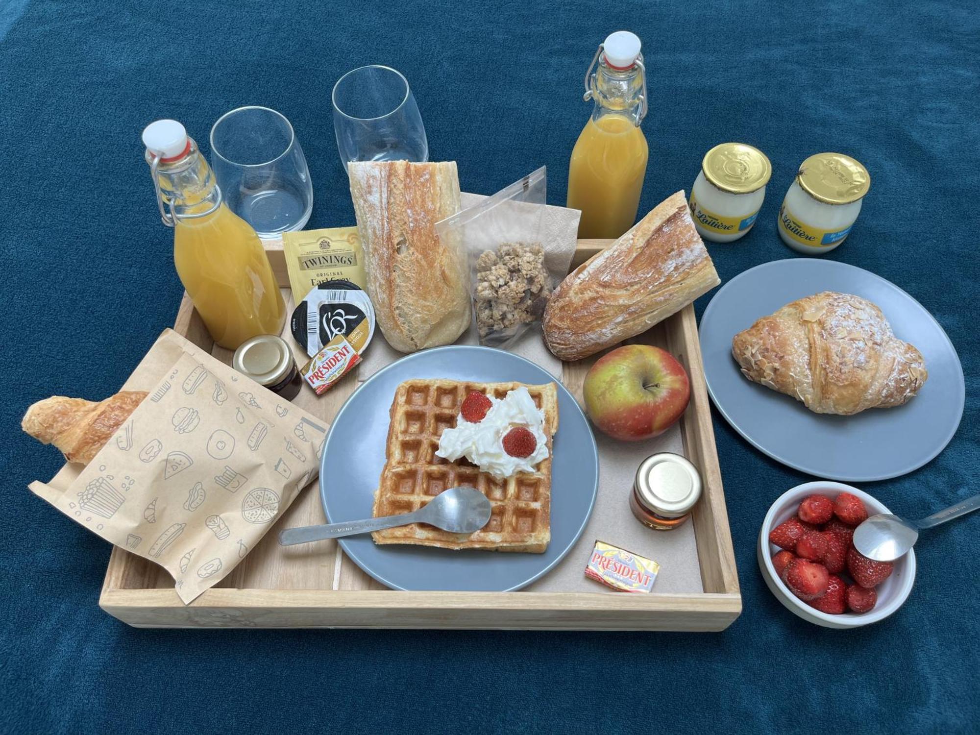 Appart-Hotel N 4 Calme Avec Terrasse, Wi-Fi Haut Debit, Petit-Dejeuner, Room-Service Et Parking Prive Chouzelot Kültér fotó