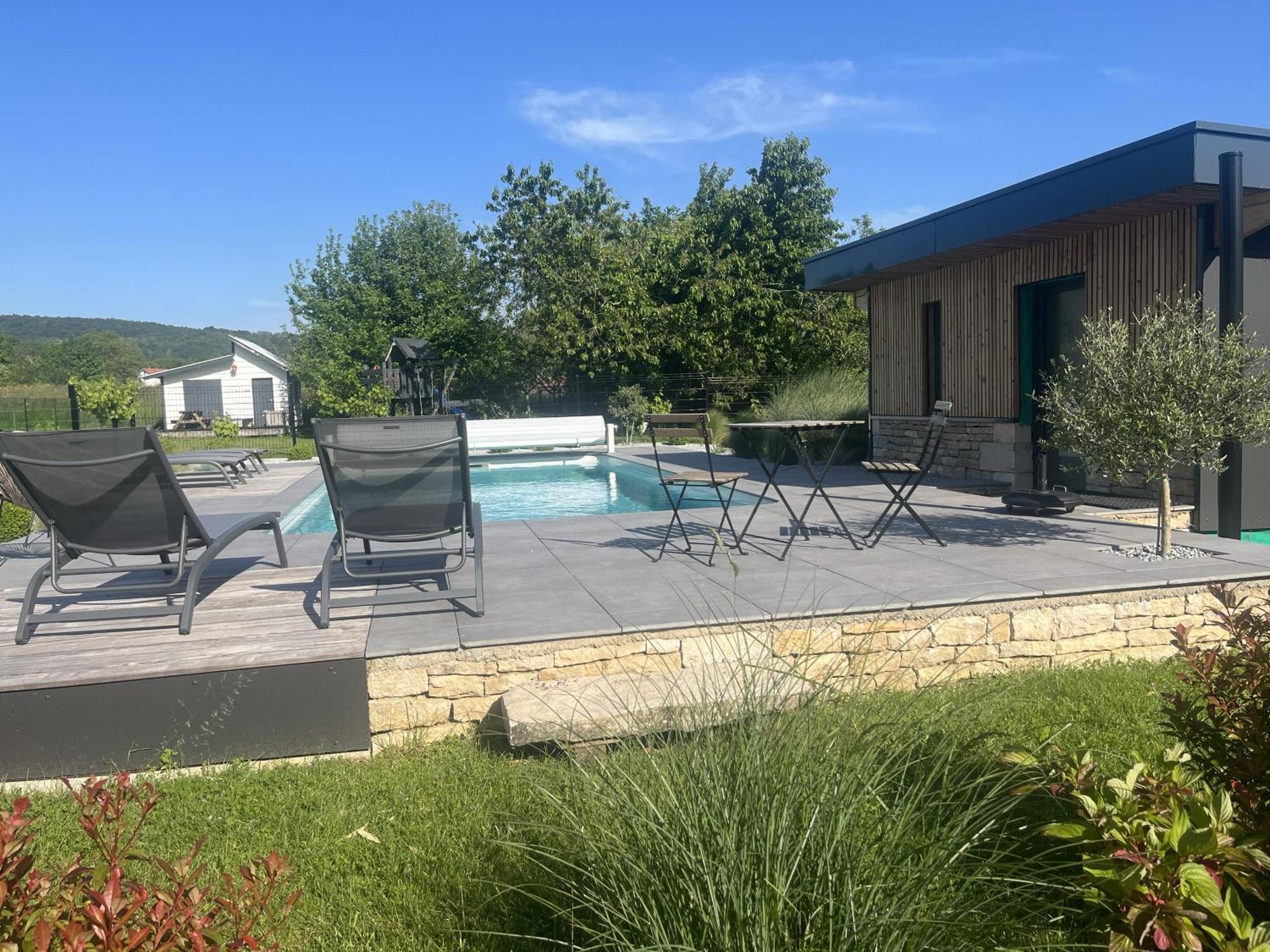 Appart-Hotel N 4 Calme Avec Terrasse, Wi-Fi Haut Debit, Petit-Dejeuner, Room-Service Et Parking Prive Chouzelot Kültér fotó